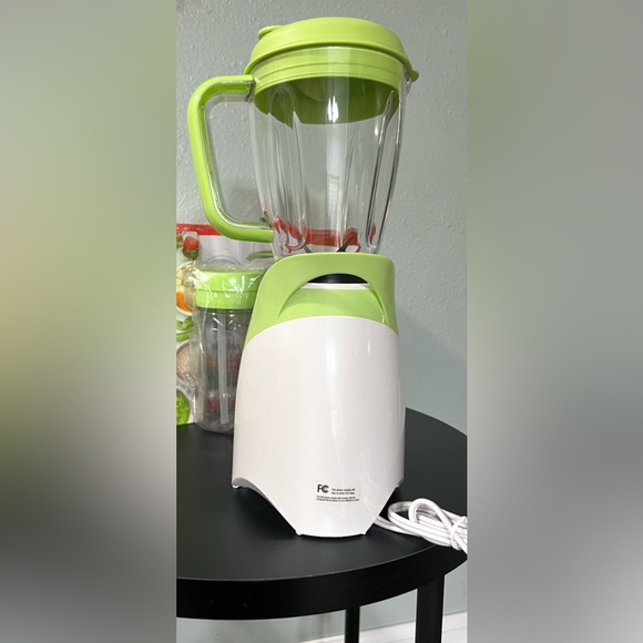 NUK Smoothie and Baby Food Maker Blender Set Oster Sippy Cup Cookbook Kitchen - Picture 5 of 15